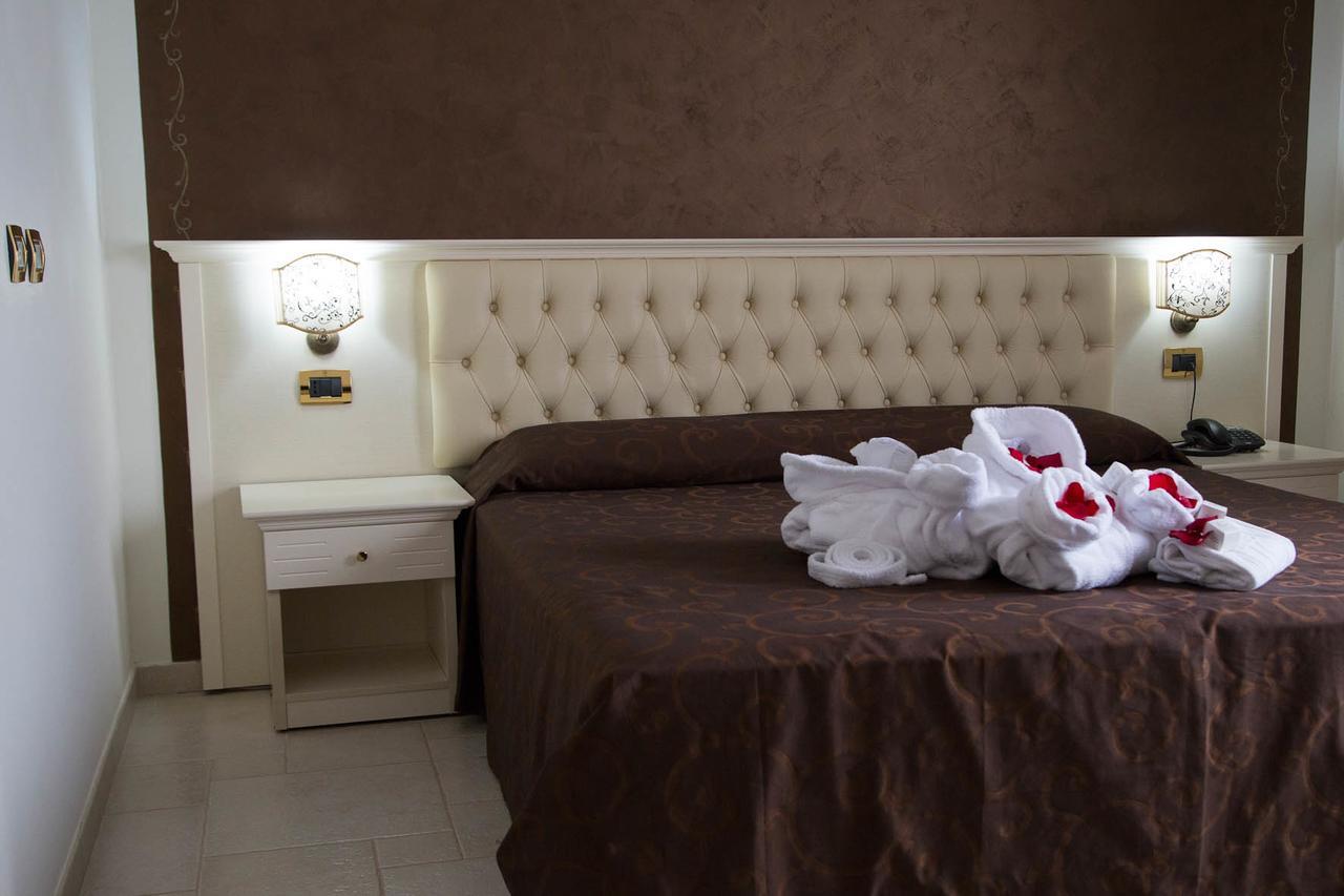 Hotel Madonna Delle Grazie Ceglie Messapica Esterno foto