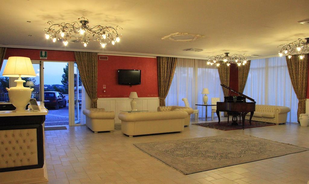 Hotel Madonna Delle Grazie Ceglie Messapica Esterno foto